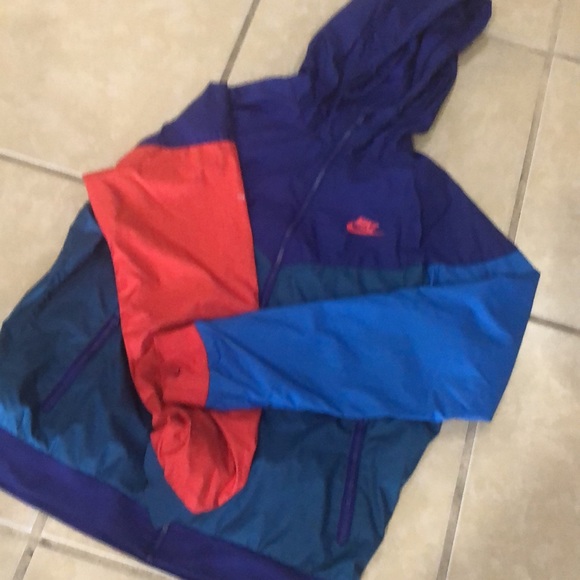Nike jacket - Picture 2 of 3